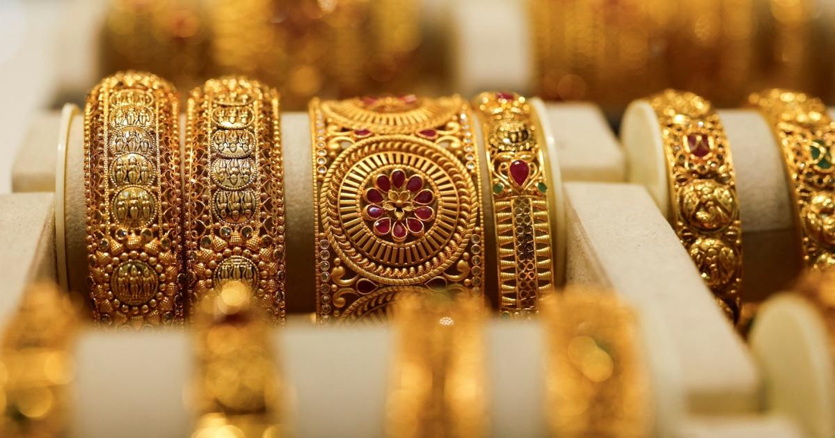 Gold gains on inflation and rates