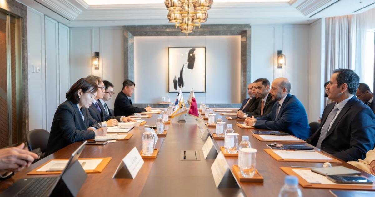 وزير الصحة يجتمع مع رئيس هيئة مراجعة وتقييم التأمين الصحي الكورية