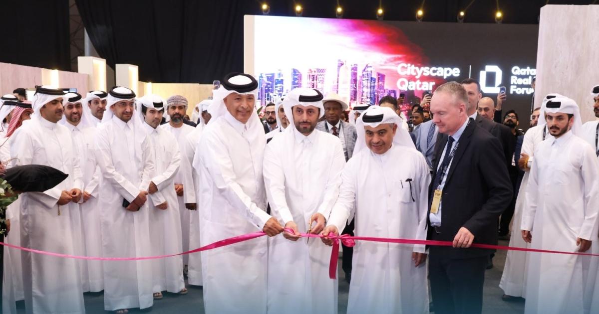 وزير البلدية يفتتح فعاليات منتدى قطر العقاري الرابع