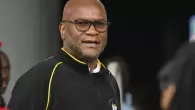 سفير جنوب أفريقيا  نكوسيناثي إيمانويل