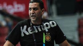 المدرب التونسي نجيب بن ثاير