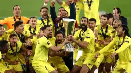 فريق فياريال يتوج بالدوري الأوروبي