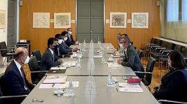 جانب من المشاورات