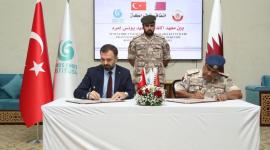 جانب من التوقيع