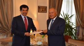 خلال تسليم أوراق اعتماد سعادة السيد سالم بن مبارك آل شافي