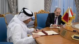 جانب من التوقيع