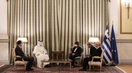 خلال تسليم نسخة من أوراق الاعتماد