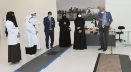 سعادة وزير الصحة خلال زيارتها للمختبر