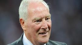 رون فلاورز  لاعب منتخب إنجلترا السابق