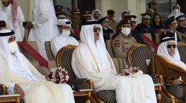 سمو الأمير وسمو الأمير الوالد يشهدان مسير اليوم الوطني للدولة