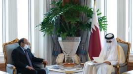 سمو الأمير يتسلم رسالة من الرئيس اليمني