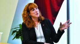 سعادة السيدة ستيفاني مكولم سفيرة كندا