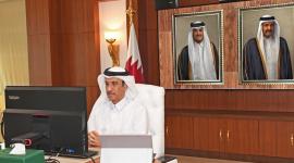 سعادة السيد أحمد بن عبدالله الجمال خلال الاجتماع