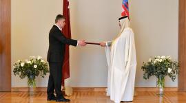 تسليم أوراق اعتماد سعادة الشيخ محمد بن يوسف آل ثاني