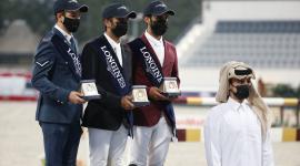 جانب من توزيع الجوائز