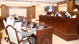 جانب من  اجتماع اللجنة المعنية بوضع اللائحة الداخلية للمجلس