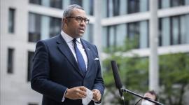 جيمس كليفرلي وزير الدولة البريطاني لشؤون الشرق الأوسط