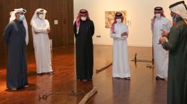 سعادة وزير العمل خلال زيارة المعرض