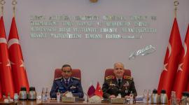 رئيس الأركان يجتمع مع وزير الدفاع التركي
