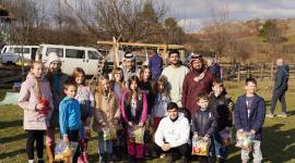 جانب من زيارة وفد قطر الخيرية للقرى