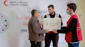 جانب من توزيع المساعدات