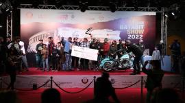 جانب من توزيع الجوائز