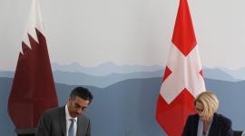 جانب من التوقيع