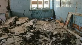 منزل عمة الشاب ويظهر عليه أثار التفجير