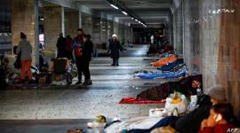 آلاف الأوكرانيون إلى محطات مترو الأنفاق