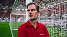 نجم الكرة الهولندية السابق رونالد دي بور