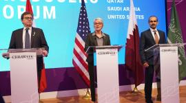 خلال توقيع وثيقة الشروط