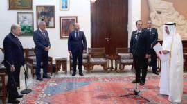 خلال تسليم أوراق الاعتماد