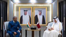 سعادة وزير الخارجية خلال تسلمه الرسالة