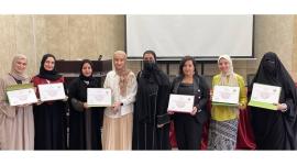 صورة جماعية لعدد من الخريجات