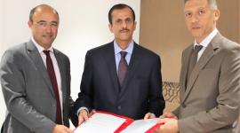 جانب من توقيع الاتفاقية