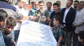 الأطفال يقدمون أطول رسالة للصليب الأحمر