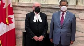 صورة على هامش الاجتماع