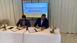 جانب من توقيع الاتفاقية