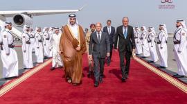 مستشار جمهورية ألمانيا الاتحادية لدى وصوله مطار حمد الدولي