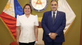 صورة على هامش الاجتماع