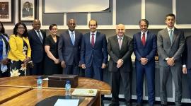 صورة على هامش الاجتماع