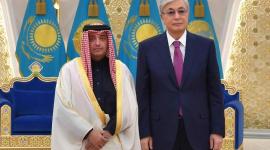 رئيس جمهورية كازاخستان مع سعادة السفير