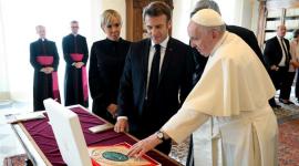 الرئيس الفرنسي مع بابا الفاتيكان