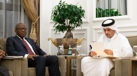 سعادة وزير الخارجية خلال تسلمه للرسالة