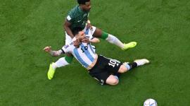 معاناة "ميسي" أمام المنتخب السعودي