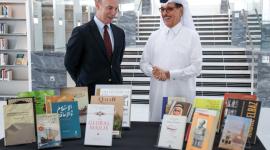 جانب من تبادل الكتب بين مكتبة قطر والسفارة الإسبانية