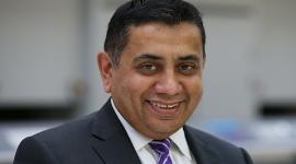 سعادة اللورد طارق أحمد