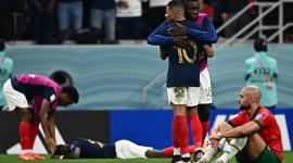 فرحة لاعبي فرنسا بالفوز على المغرب