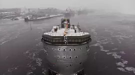 سفينة ضخمة وسط الحقل الروسي بالقطب الشمالي