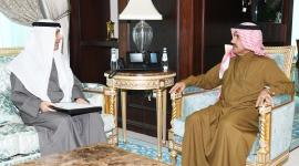 سعادة الدكتور أحمد بن حسن الحمادي الأمين العام لوزارة الخارجية خلال تسلم الرسالة